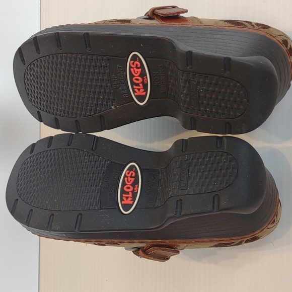 Klogs Austin Taupe Suede Tapestry Embroidered Clog - Picture 10 of 13